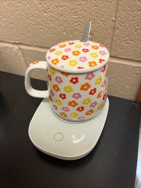 Mug warmer with Mug, Lid and Spoon - White with Pink, Orange, Yellow Flowers